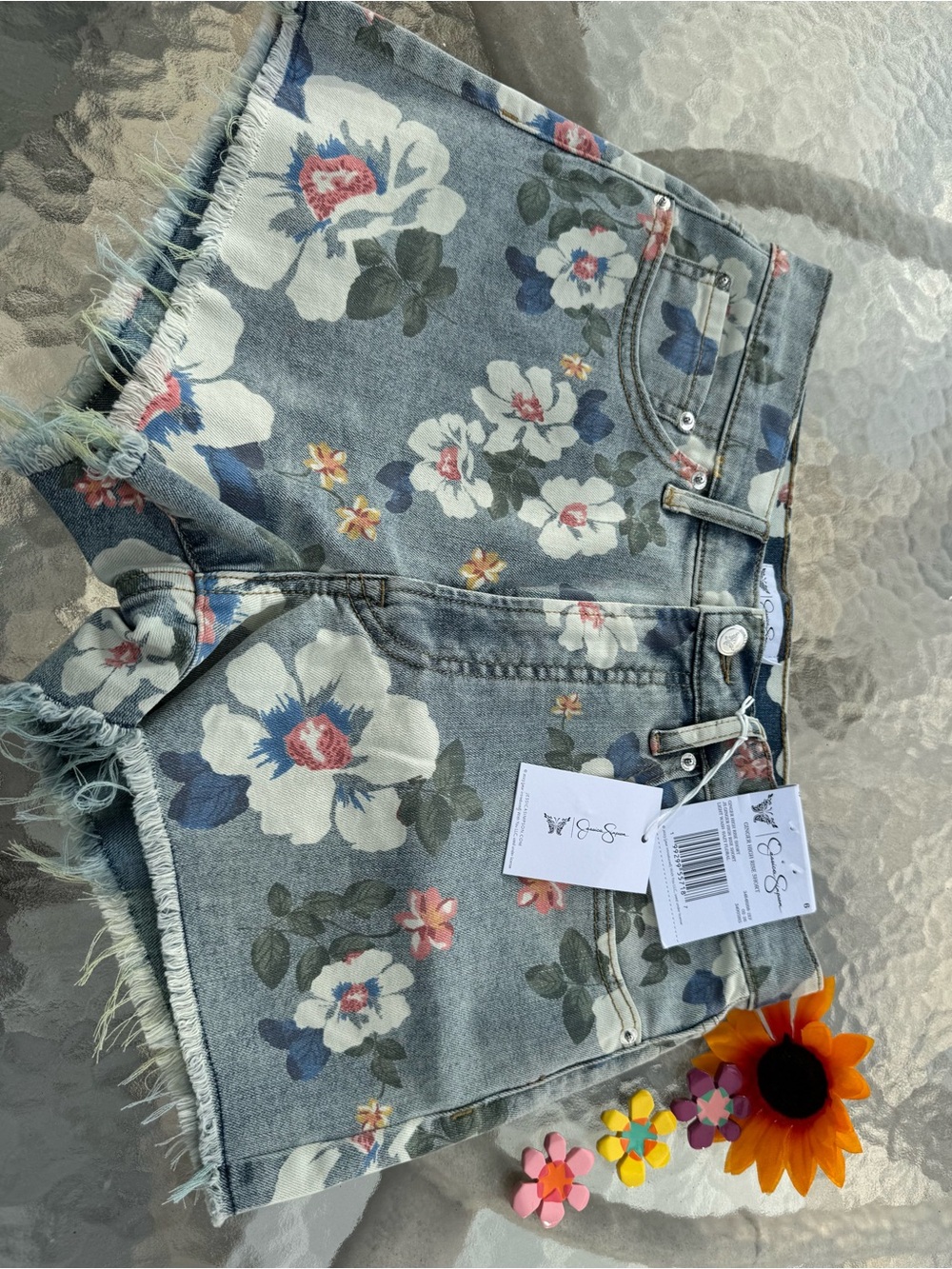 Jessica Simpson Ginger High Rise Floral Denim Shorts Size 6 NWT - Picture 1 of 17